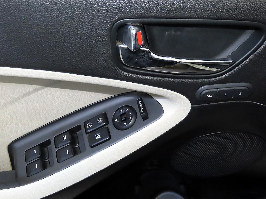 KIA K3 2013 Blanco - Importación desde Corea - HF Imports Iquique - Foto 13