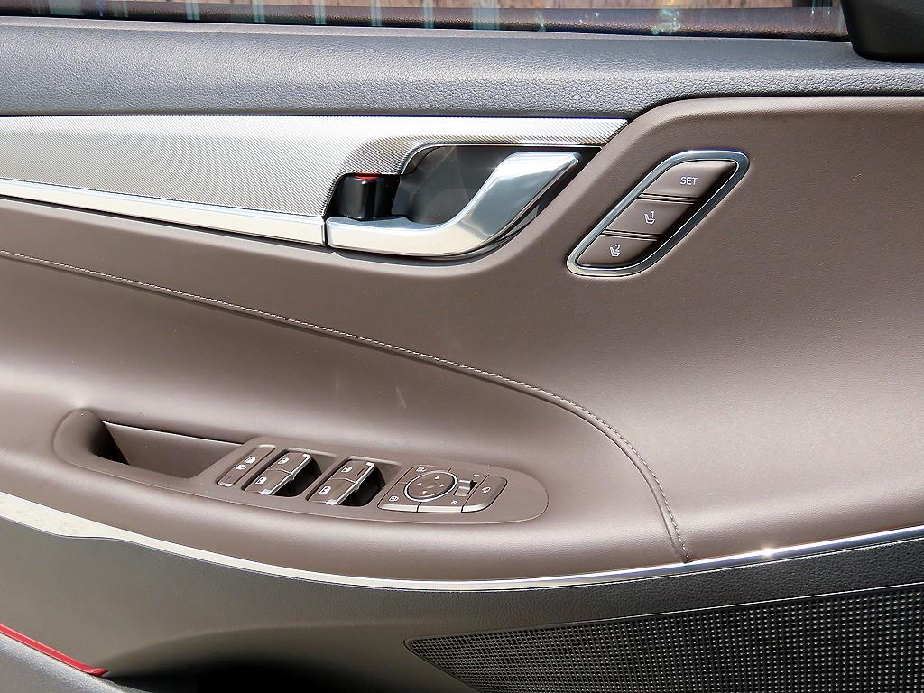 HYUNDAI Grandeur - Vista 11