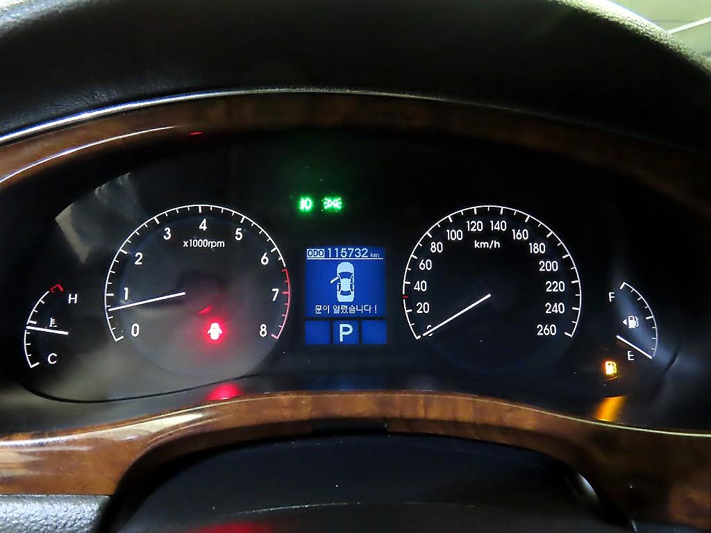 HYUNDAI Genesis - Vista 9