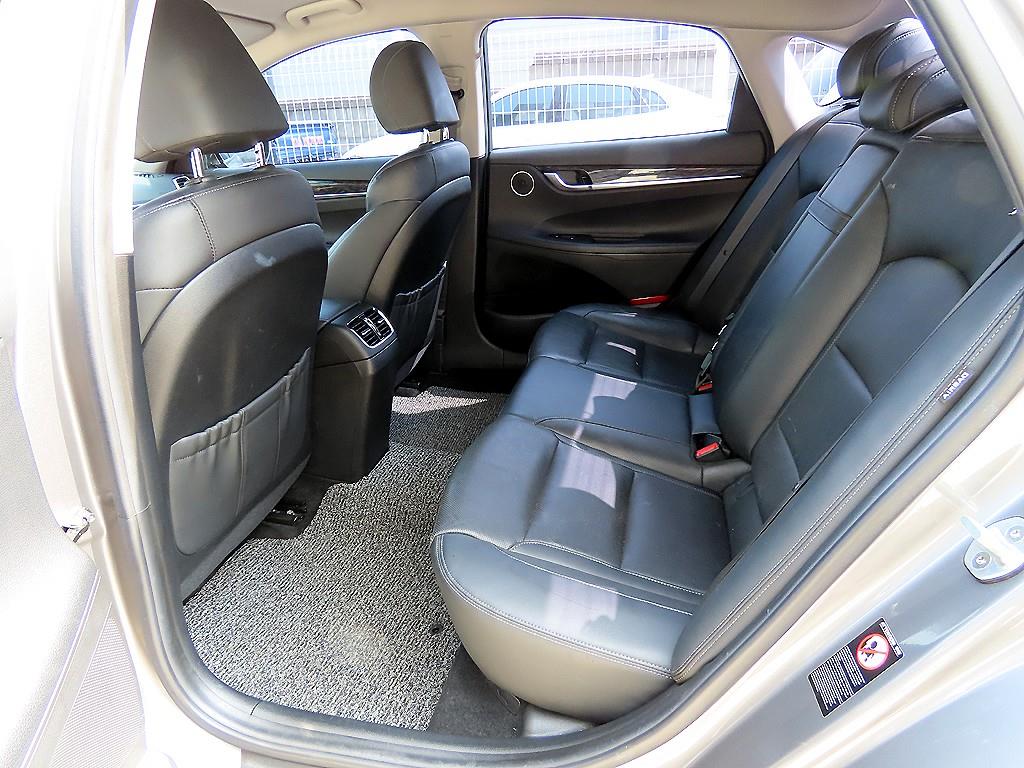 HYUNDAI Grandeur - Vista 6