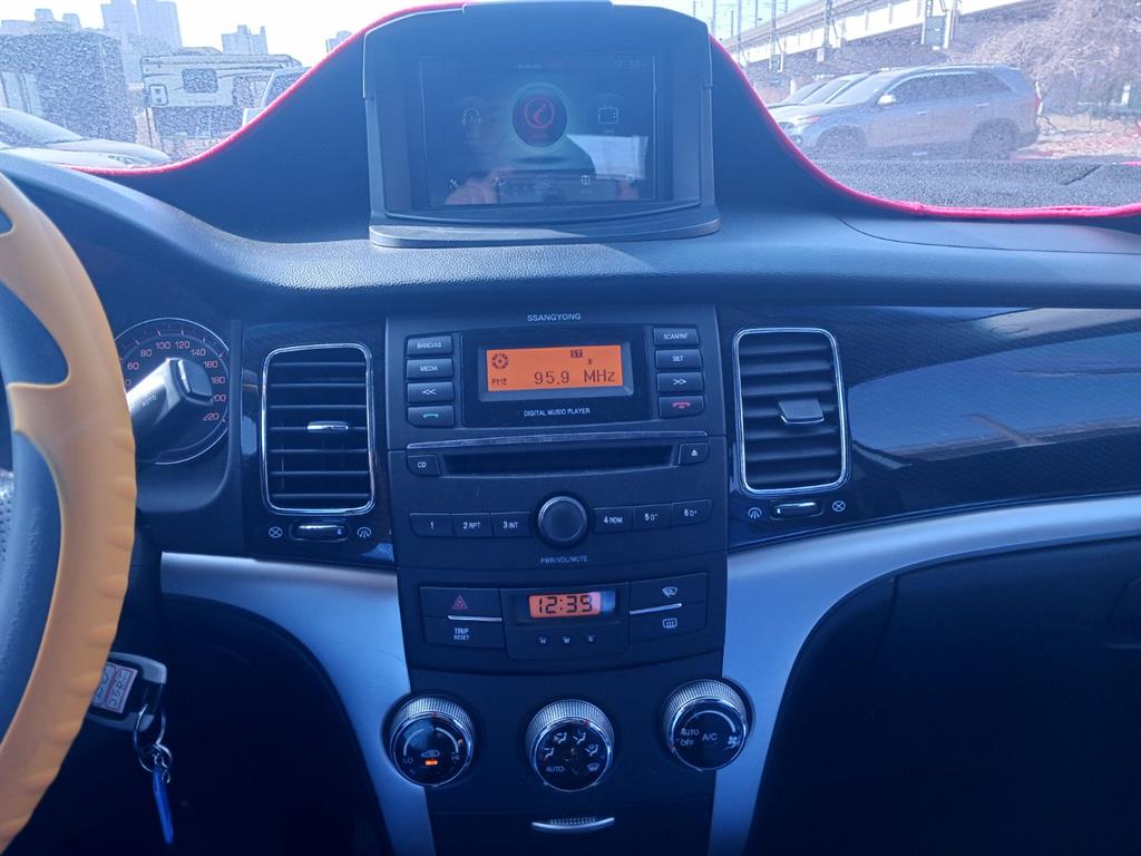 Ssangyong Korando - Vista 12