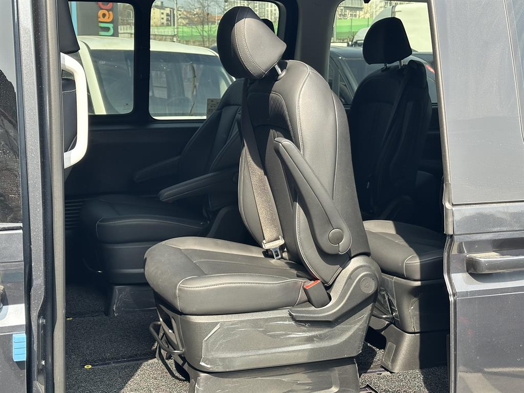 HYUNDAI Staria - Vista 8