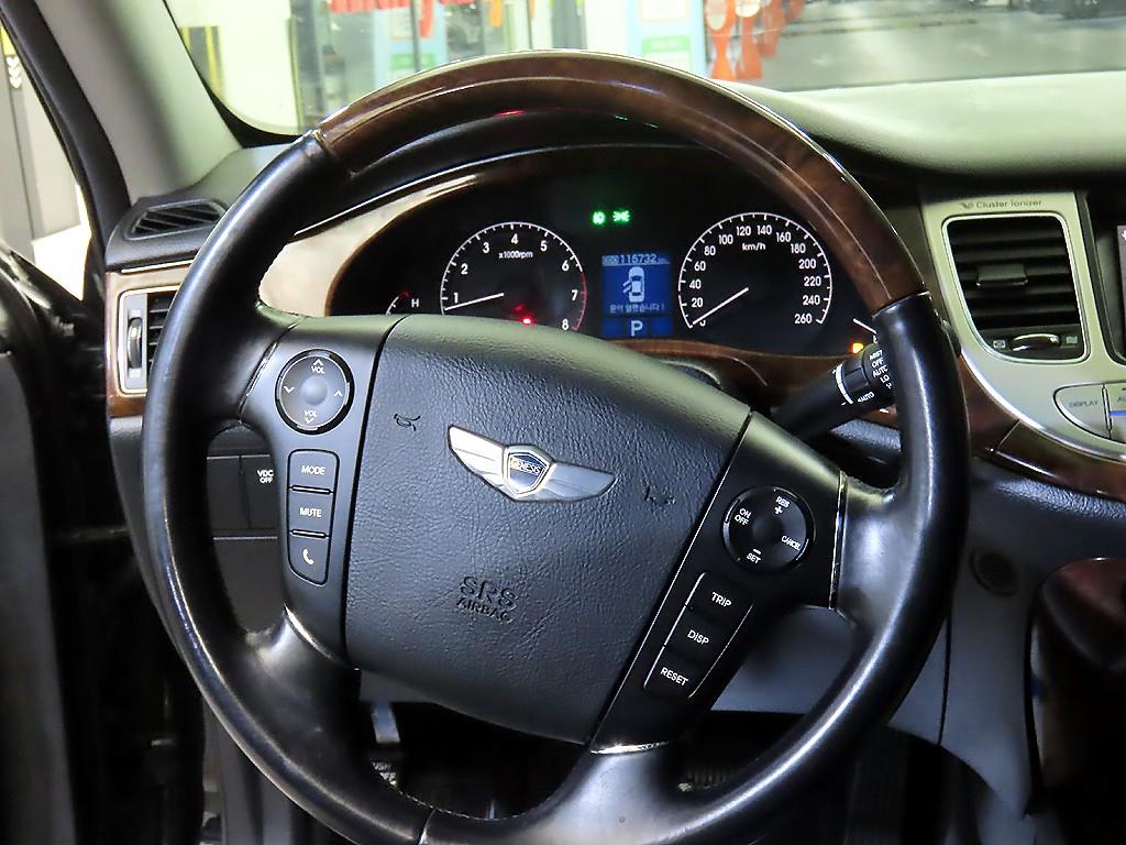 HYUNDAI Genesis - Vista 8