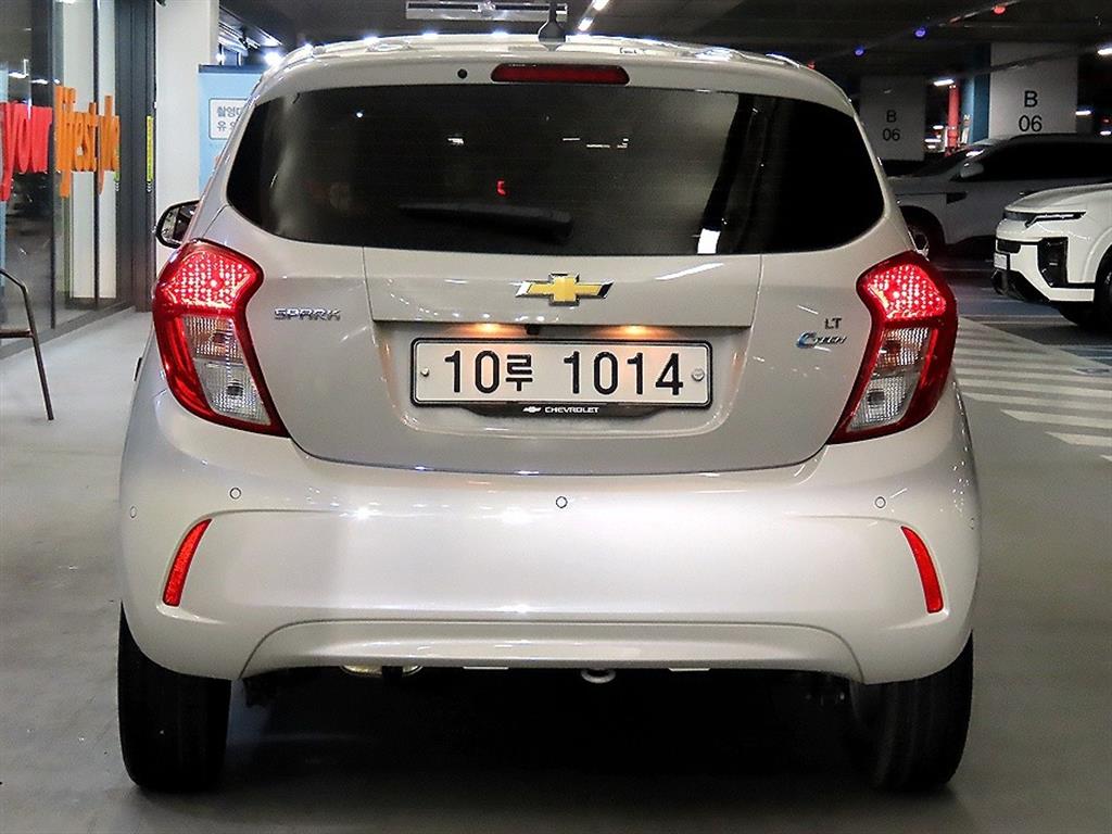 Chevrolet Spark - Vista 5