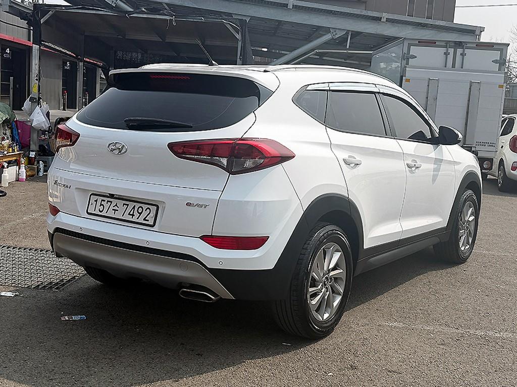 HYUNDAI Tucson - Vista 4