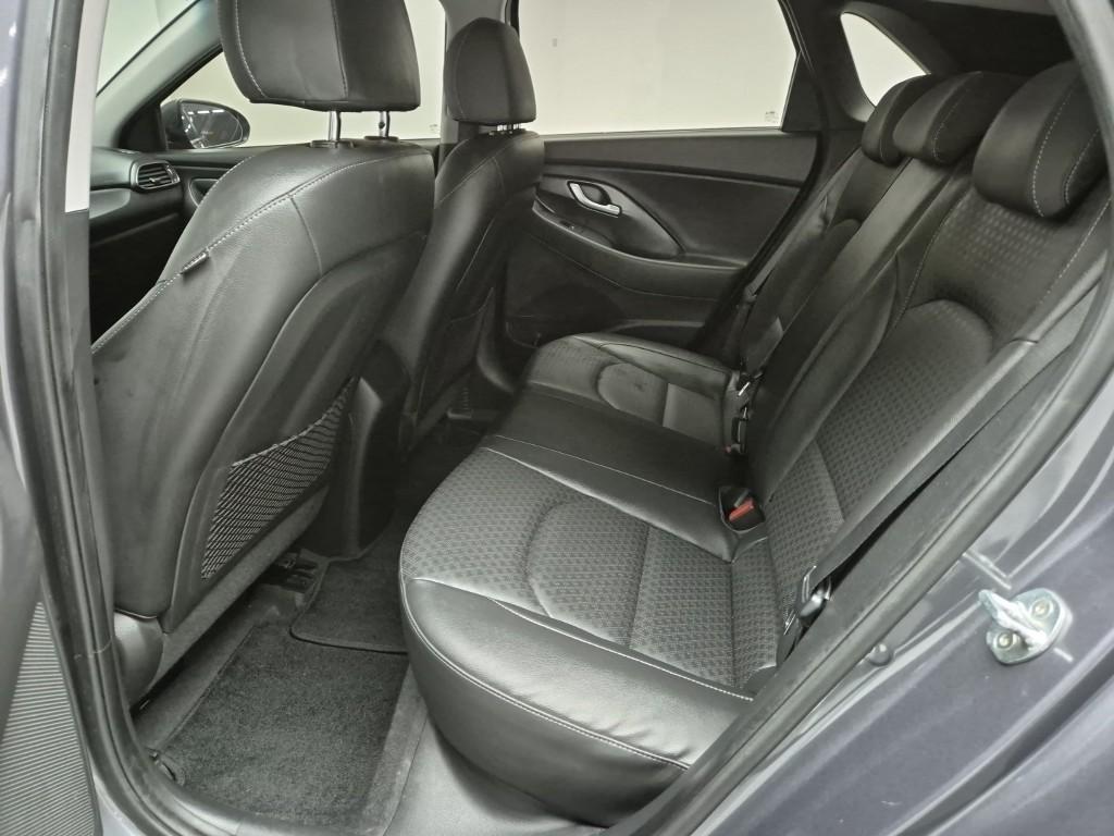 HYUNDAI i30 - Vista 12