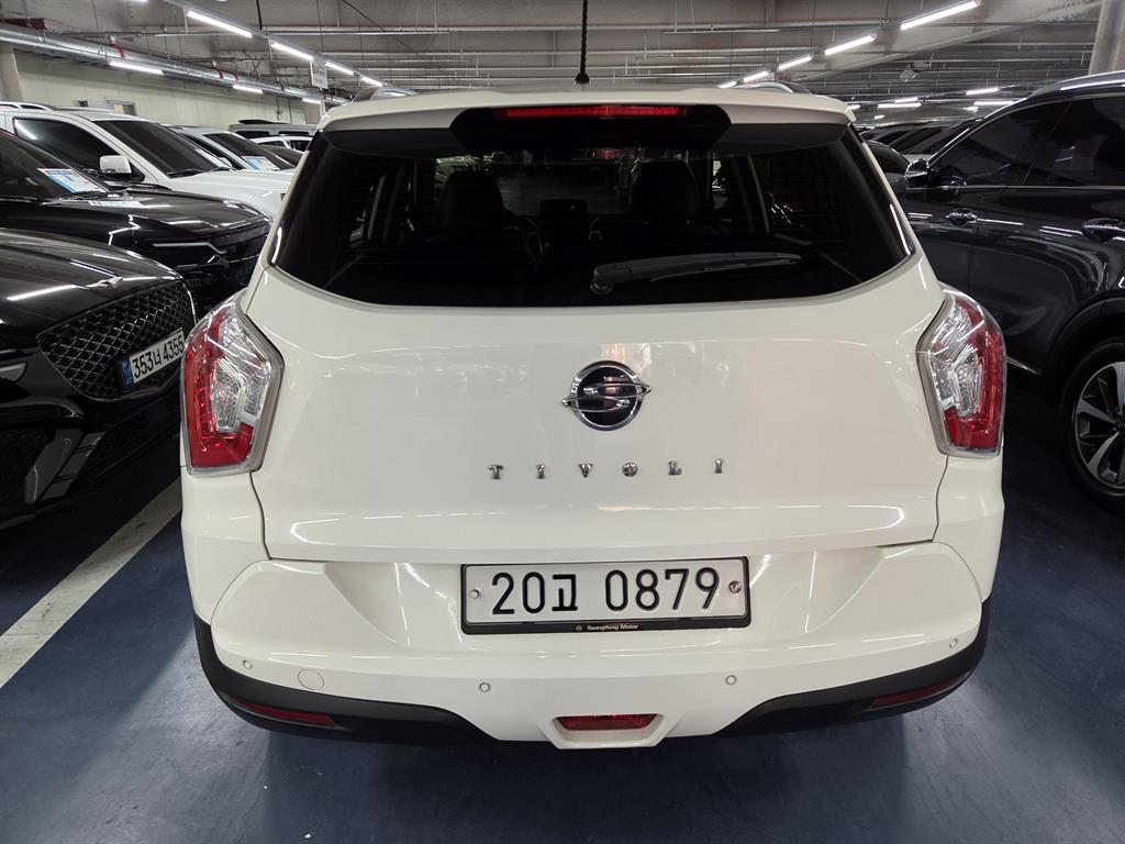Ssangyong Tivoli - Vista 5