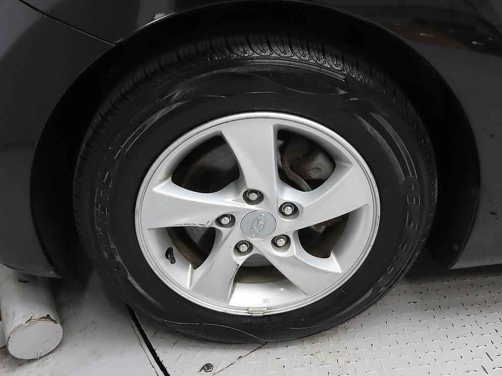 HYUNDAI Avante - Vista 9