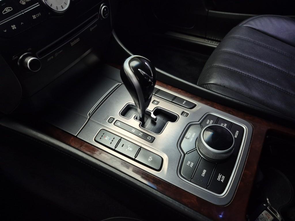 HYUNDAI Equus - Vista 9