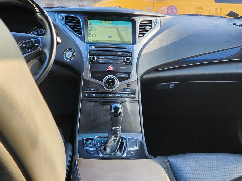 HYUNDAI Grandeur - Vista 10