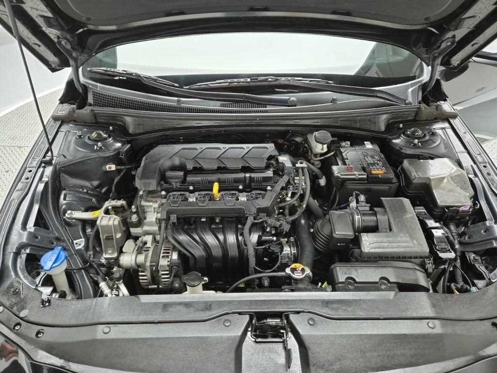 HYUNDAI Avante - Vista 5