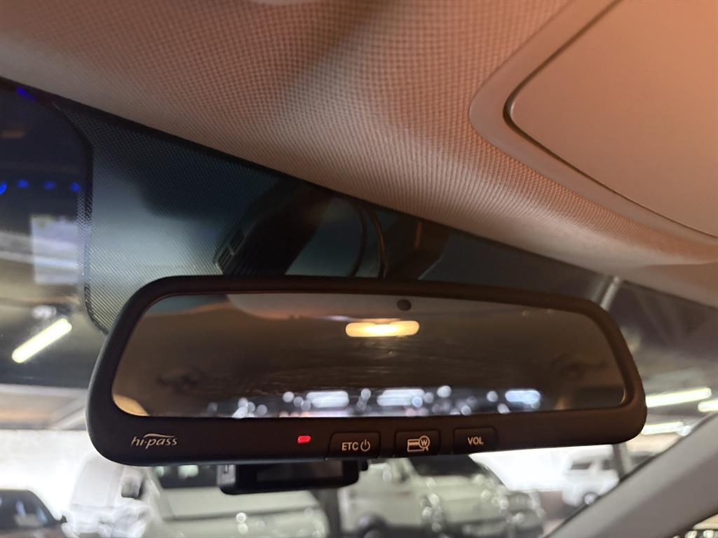 HYUNDAI Avante - Vista 9