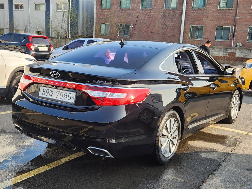 HYUNDAI Grandeur - Vista 8