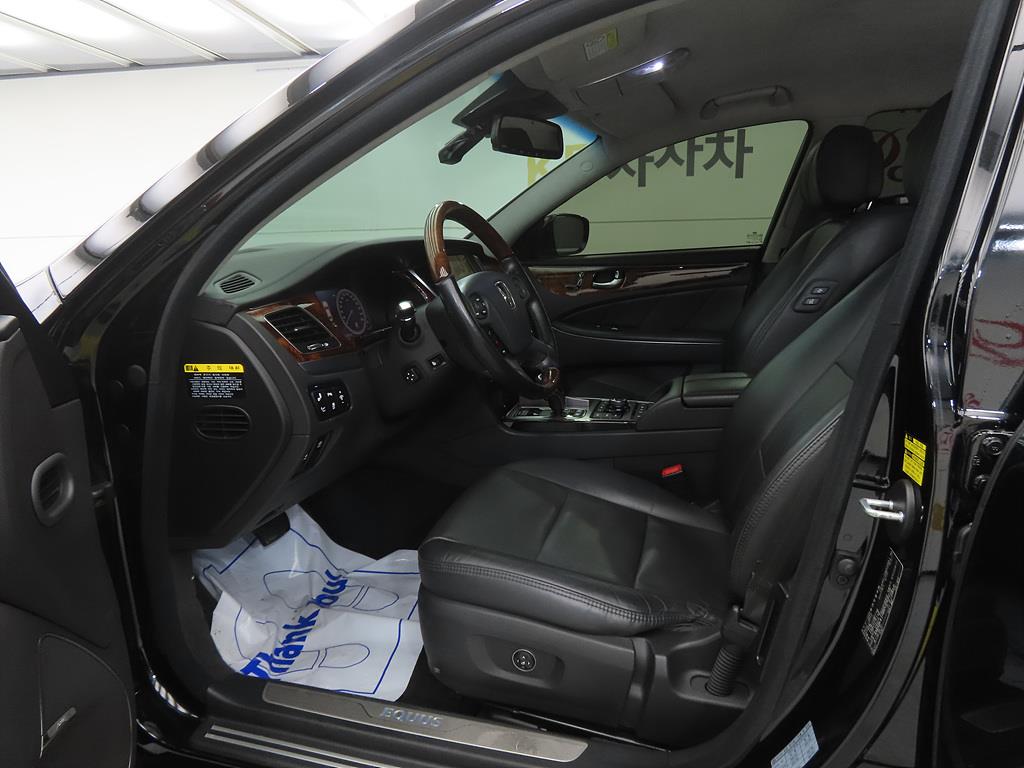 HYUNDAI Equus - Vista 5