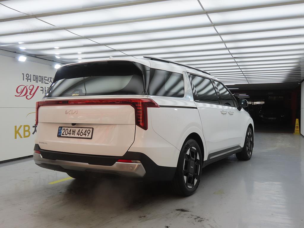 KIA Carnival - Vista 4