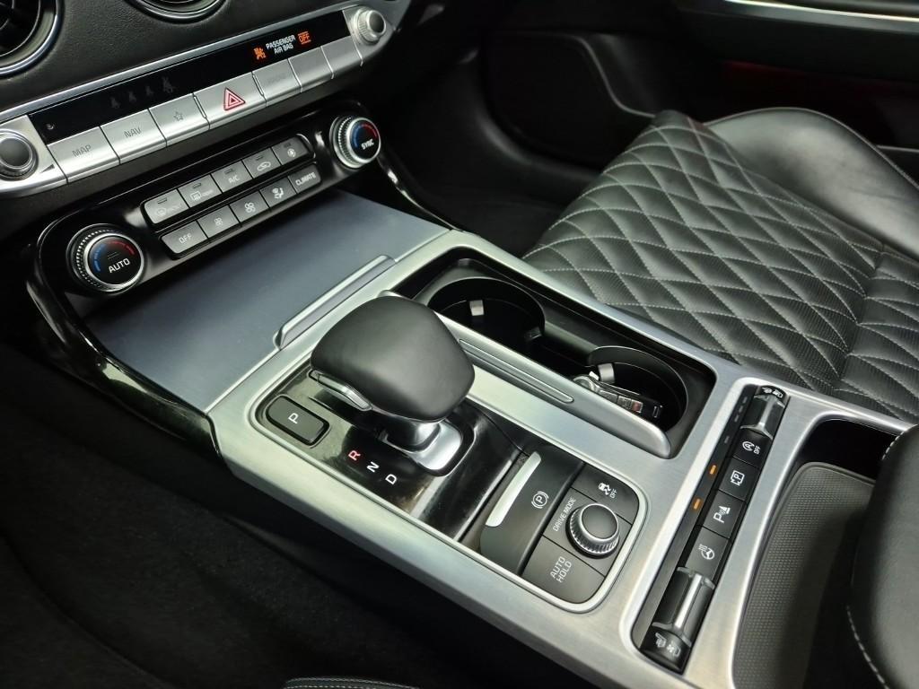 KIA Stinger - Vista 8