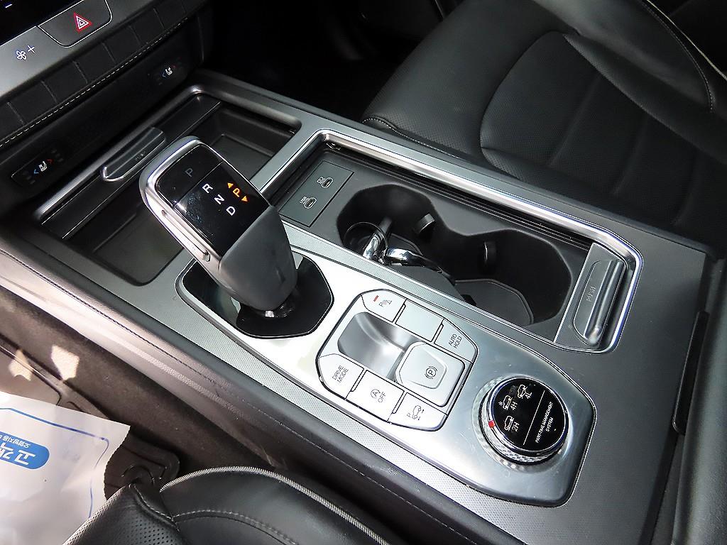 Ssangyong Rexton - Vista 10