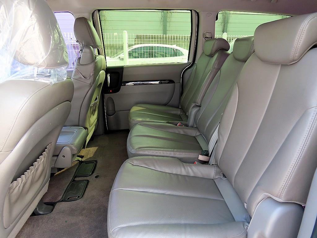 KIA Carnival - Vista 6