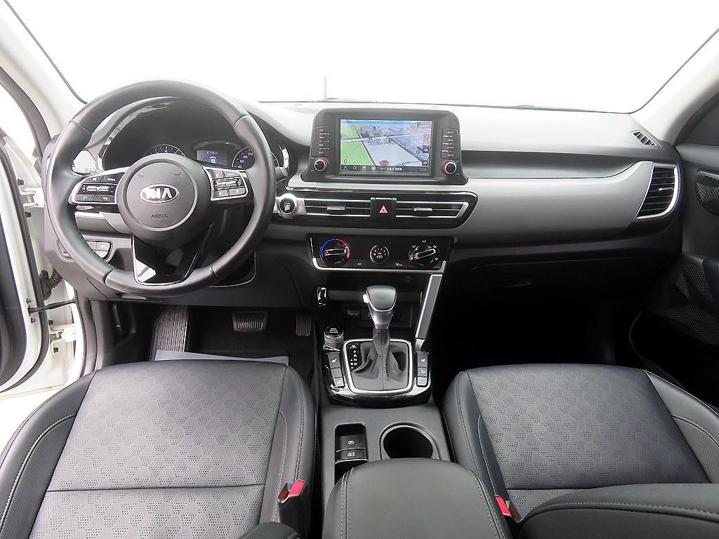 KIA Seltos - Vista 9