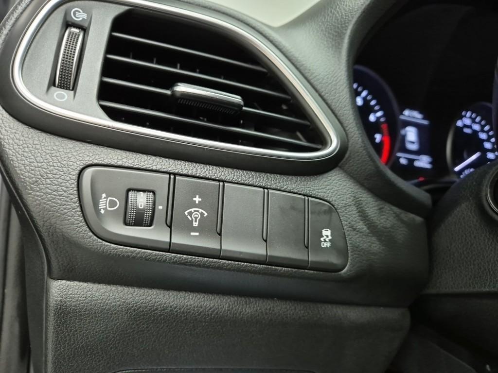 HYUNDAI i30 2018 Gris - Importación desde Corea - HF Imports Iquique - Foto 16