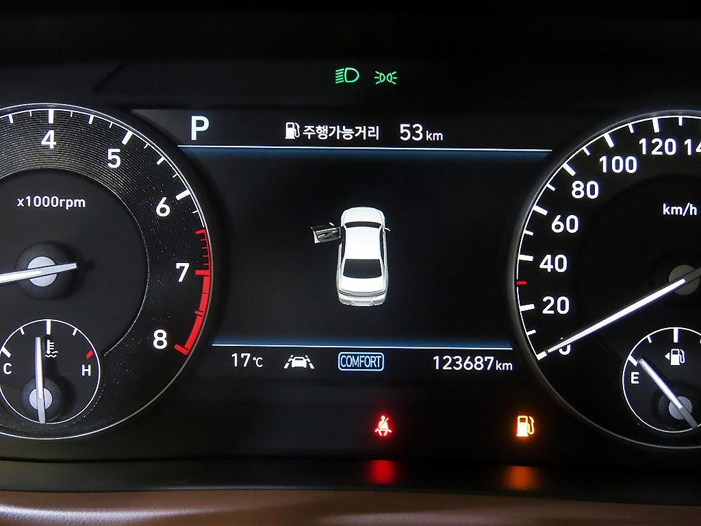 Genesis G90 - Vista 9