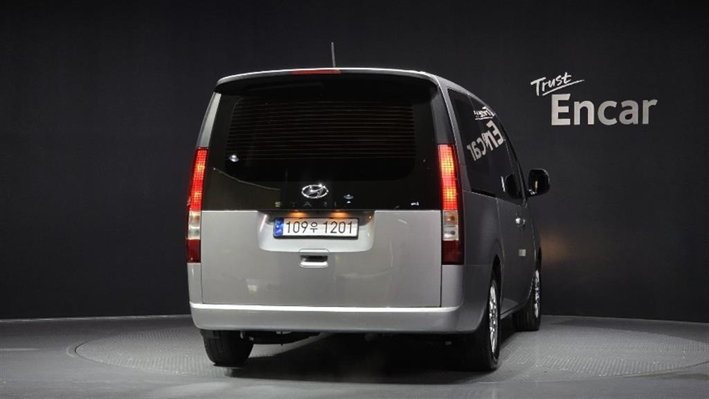 HYUNDAI Staria - Vista 4