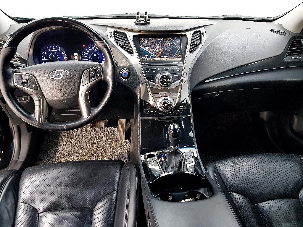 HYUNDAI Grandeur - Vista 5