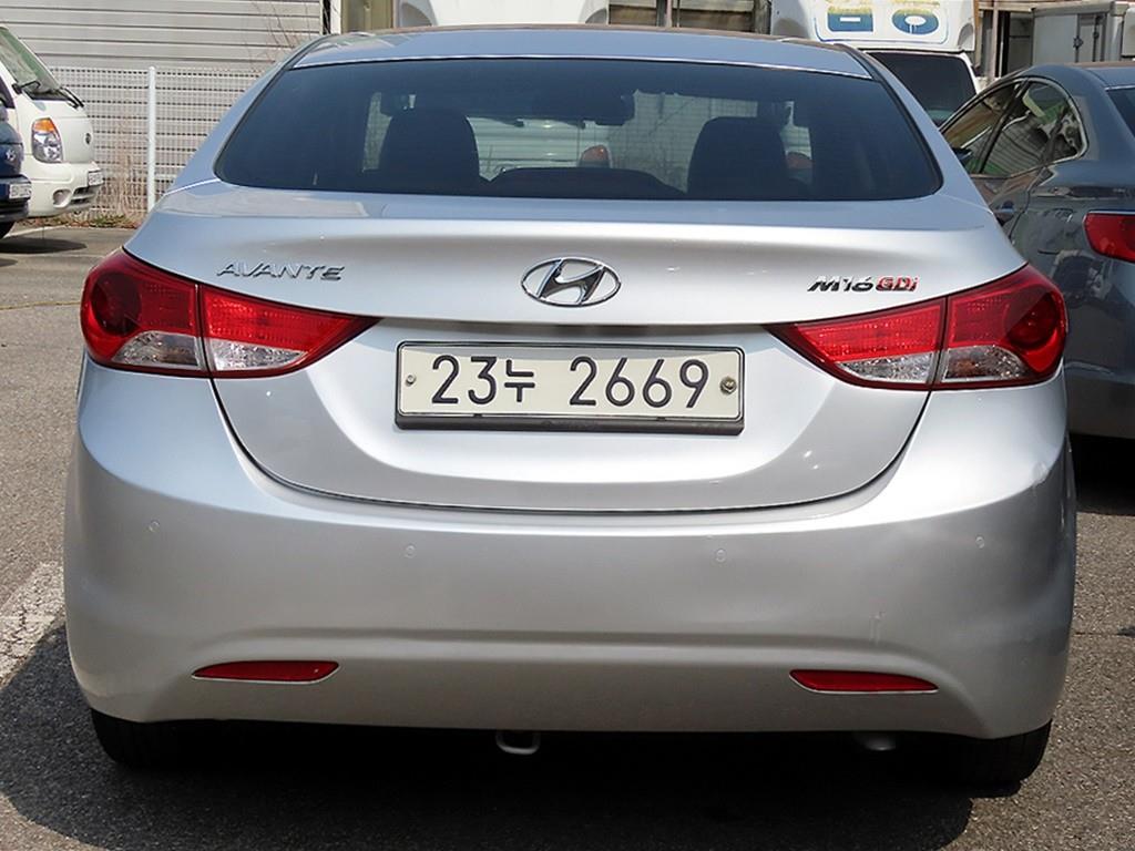 HYUNDAI Avante - Vista 4