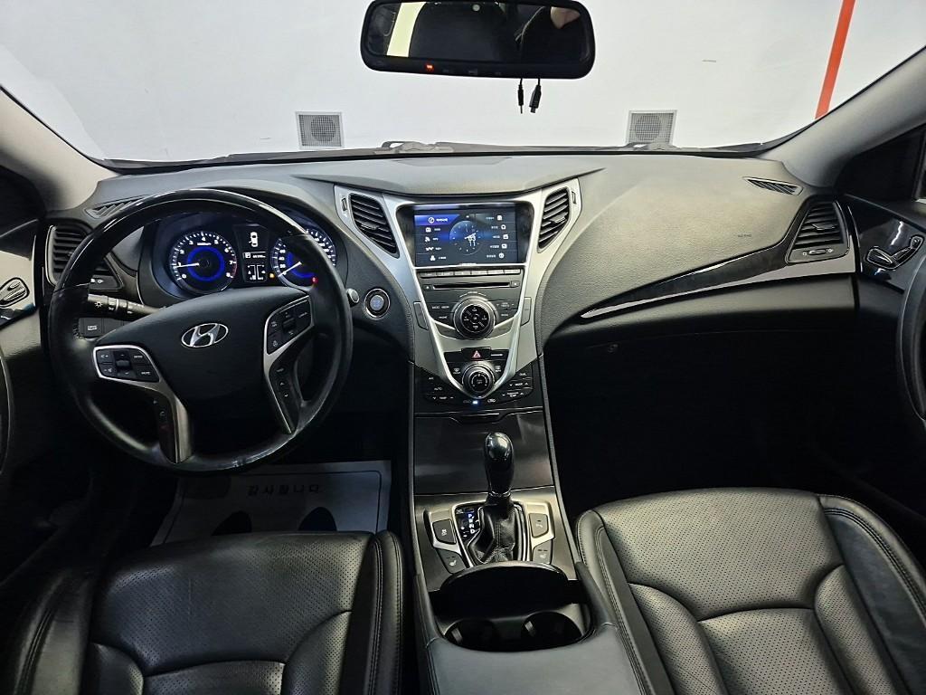 HYUNDAI Grandeur - Vista 7