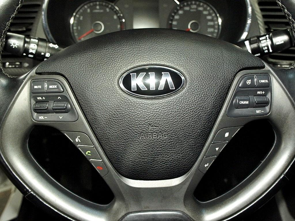 KIA K3 2014 Blanco - Importación desde Corea - HF Imports Iquique - Foto 8