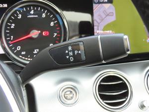 Mercedes Benz E class - Vista 12