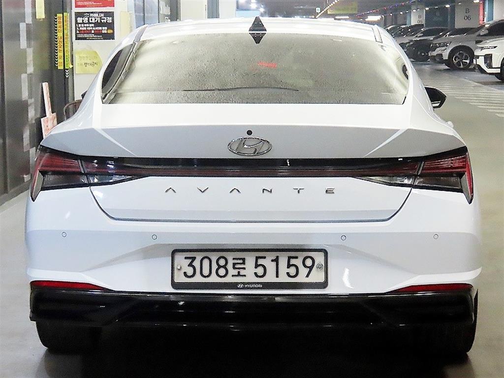 HYUNDAI Avante - Vista 5
