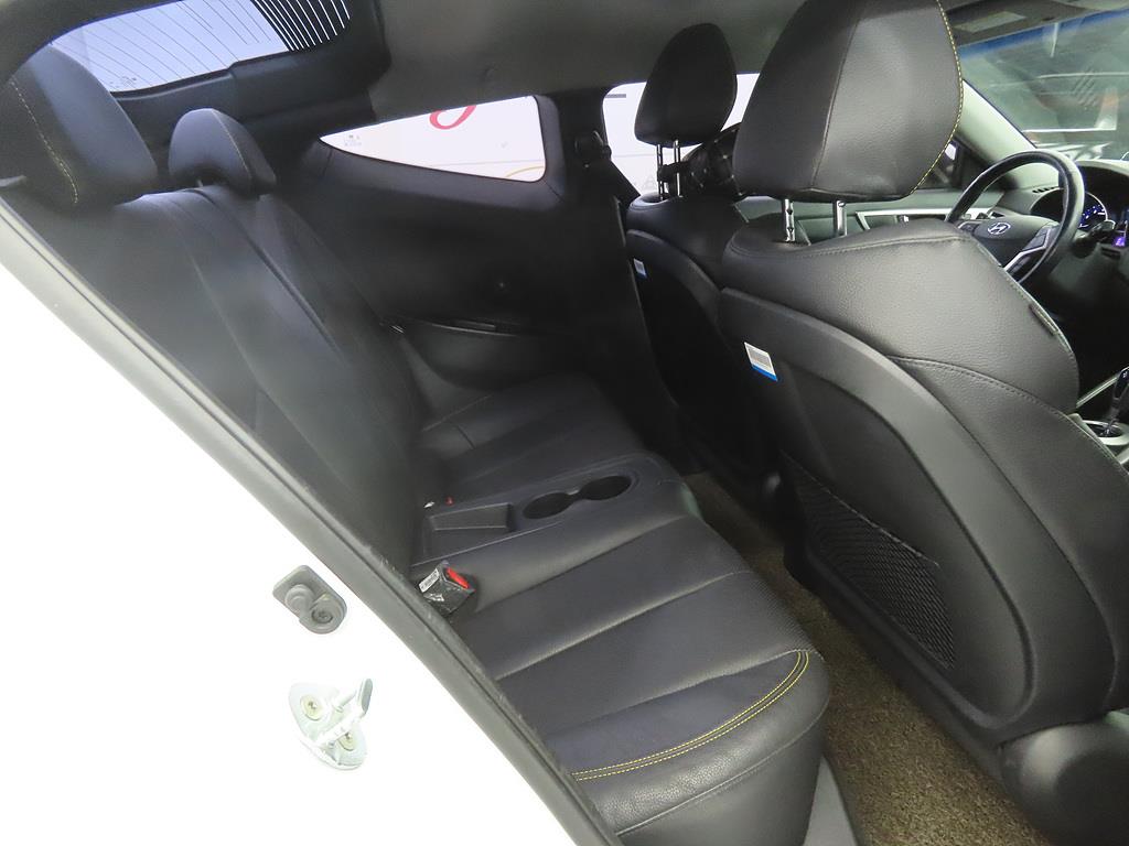 HYUNDAI Veloster - Vista 6