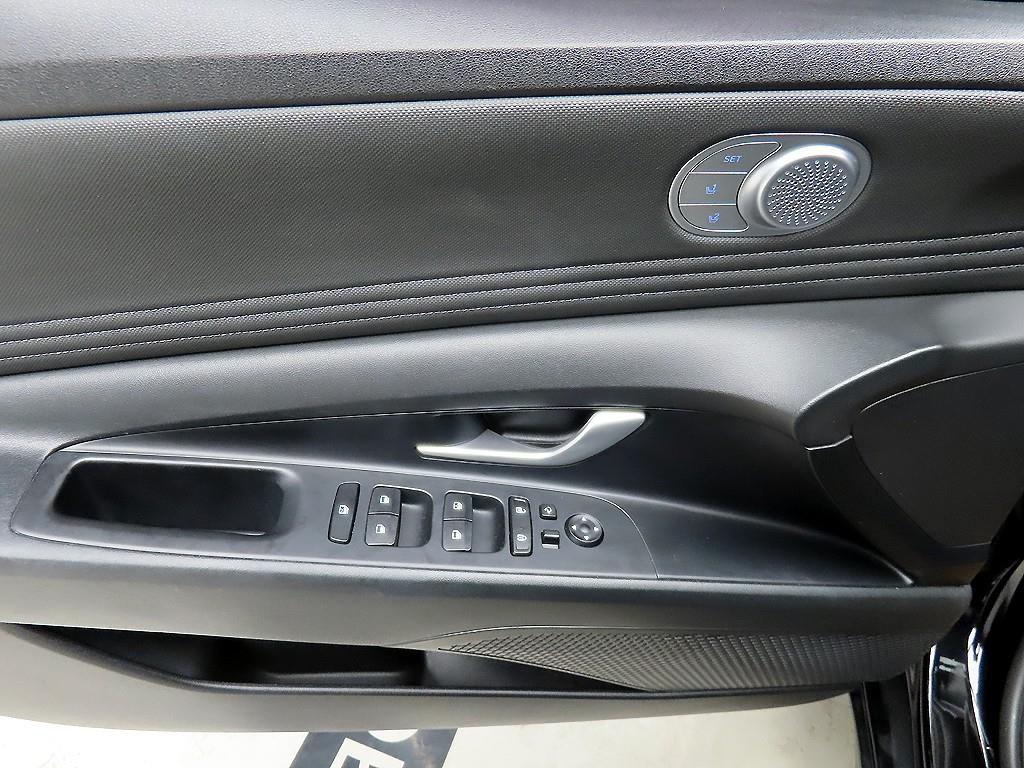 HYUNDAI Avante - Vista 11