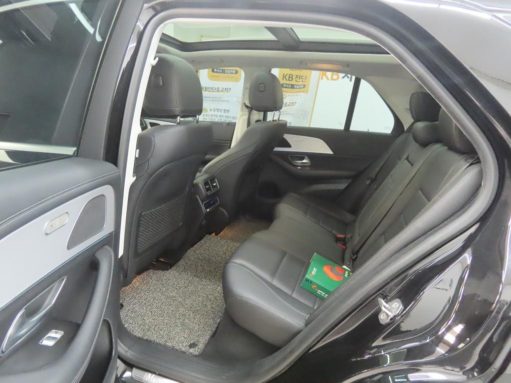 Mercedes Benz GLE Class - Vista 6