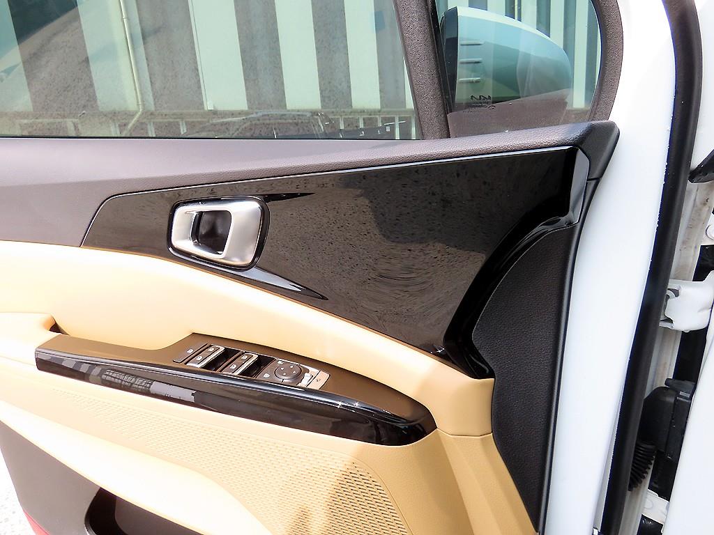 KIA Carnival - Vista 12