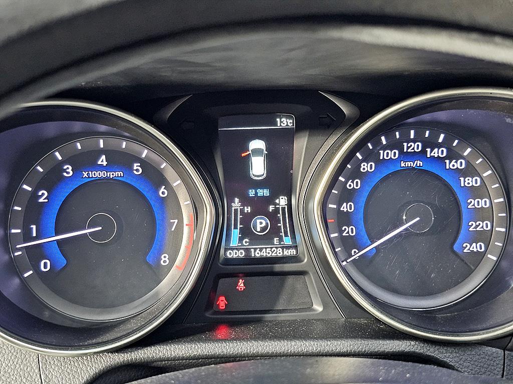 HYUNDAI i30 - Vista 7