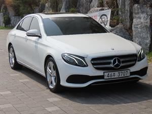 Mercedes Benz E class - Vista 4