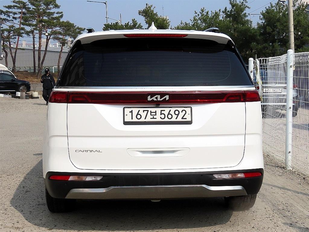 KIA Carnival - Vista 4