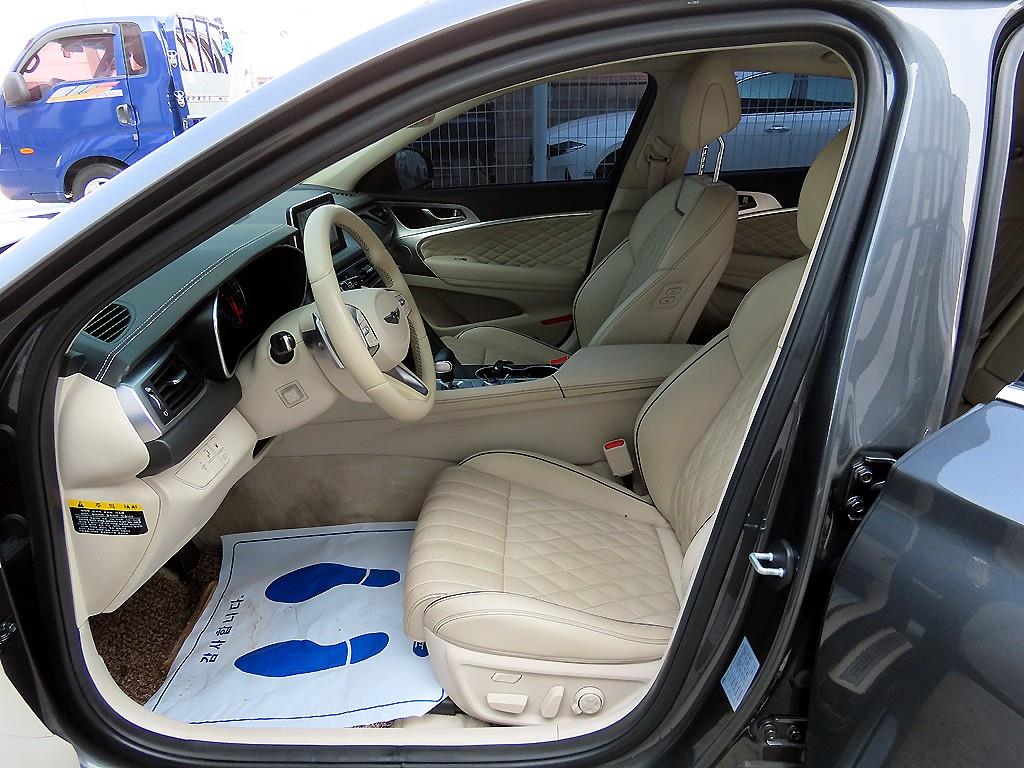 Genesis G70 - Vista 5