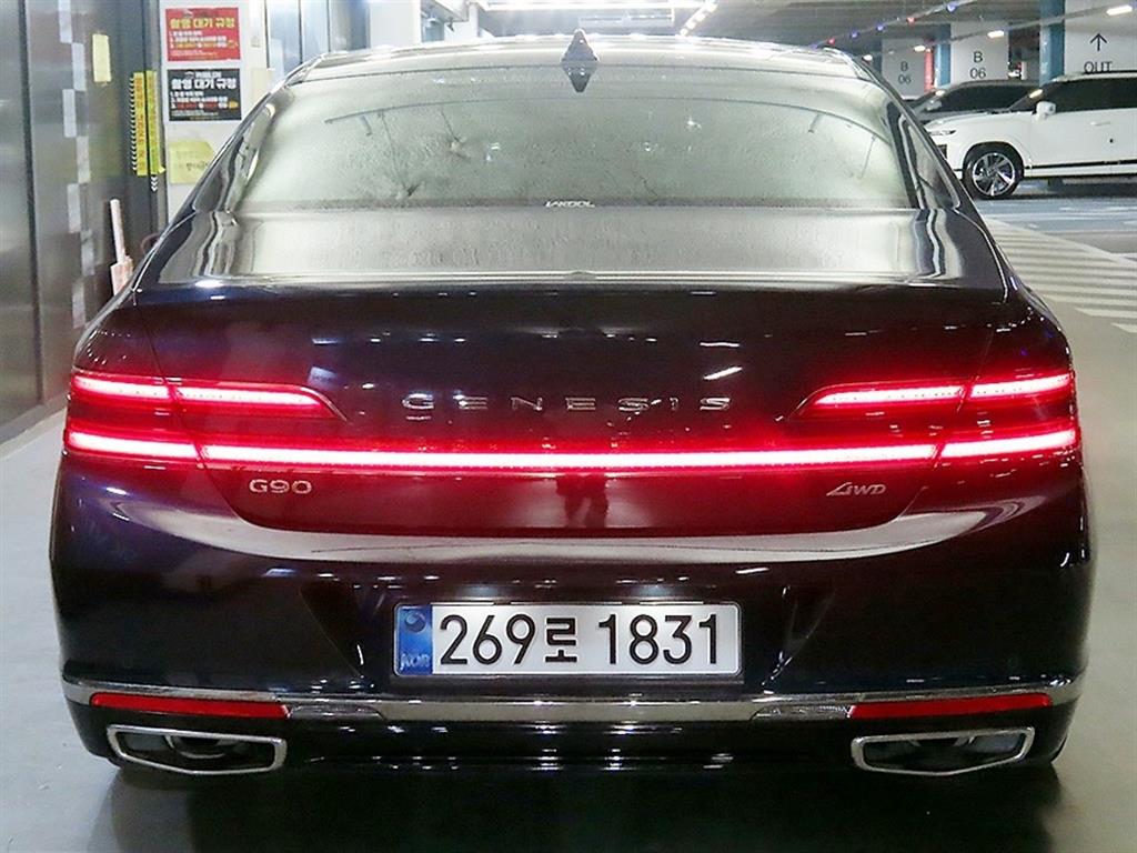 Genesis G90 - Vista 5