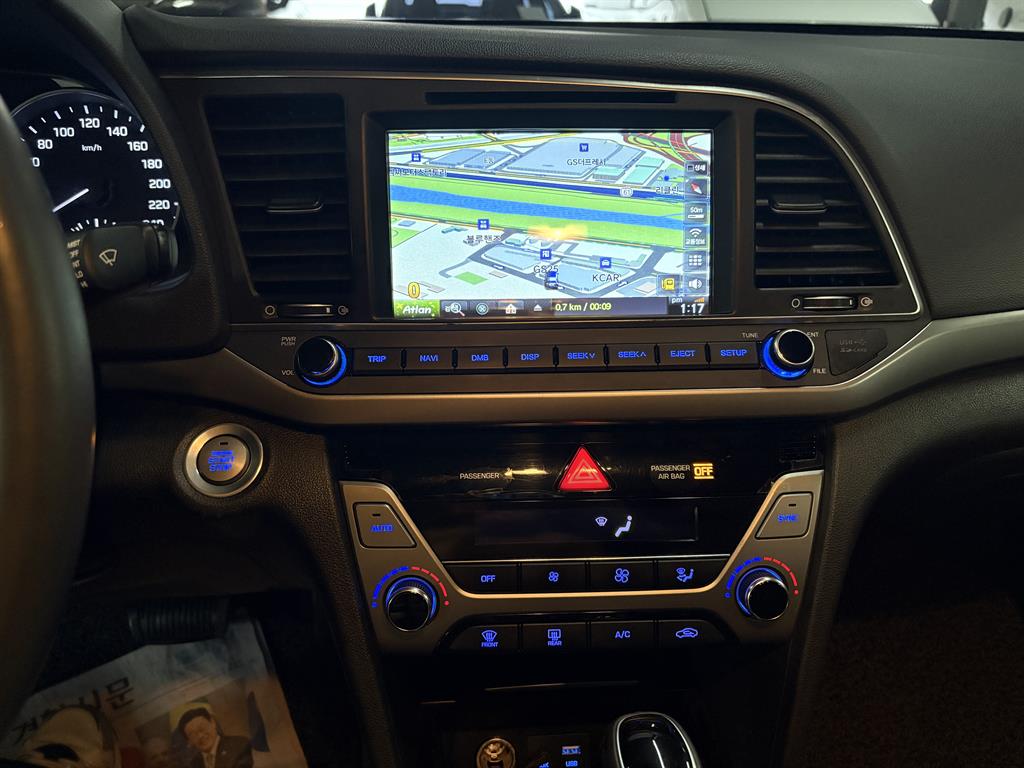 HYUNDAI Avante - Vista 7