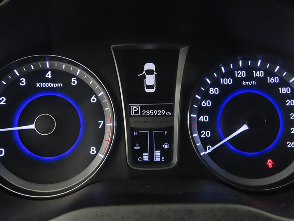 HYUNDAI Grandeur - Vista 9