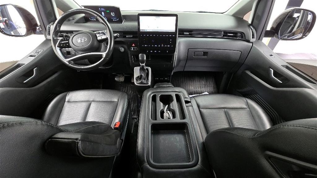 HYUNDAI Staria - Vista 7