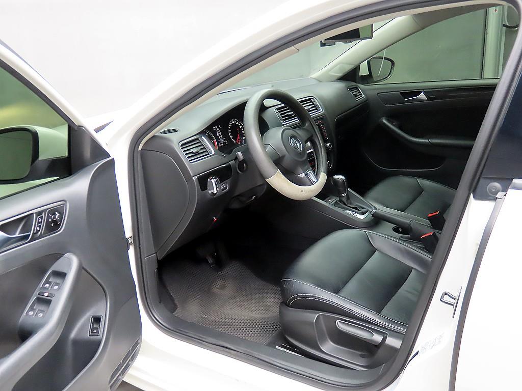 Volkswagen Jetta - Vista 5