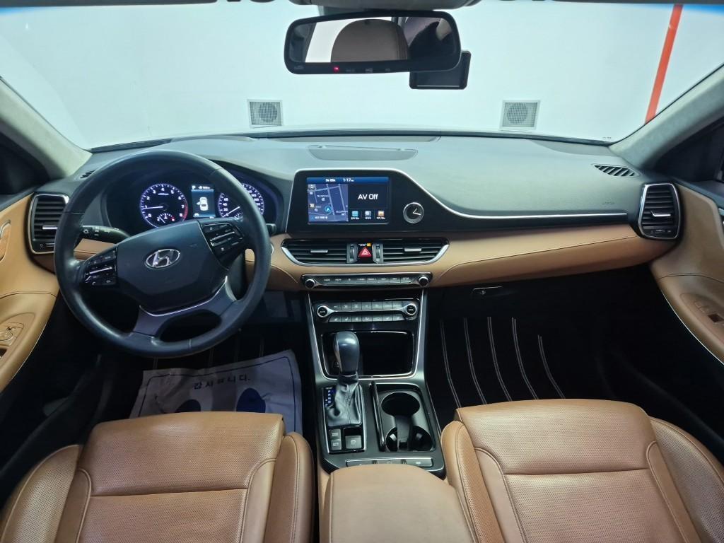 HYUNDAI Grandeur - Vista 7