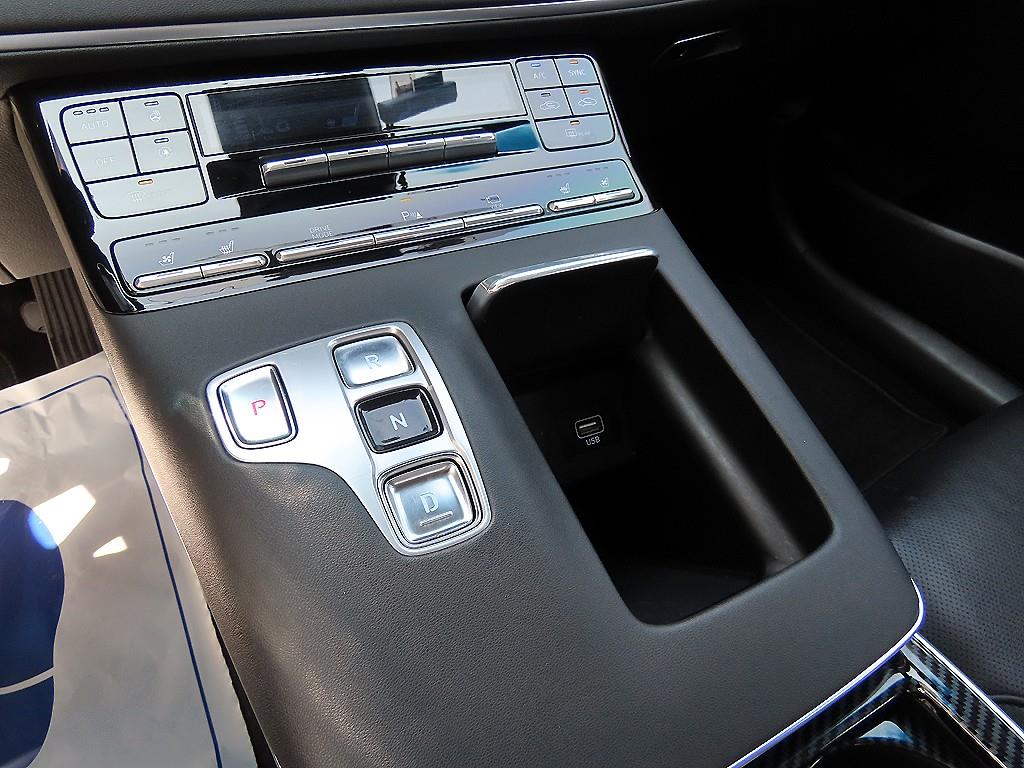 HYUNDAI Grandeur - Vista 10