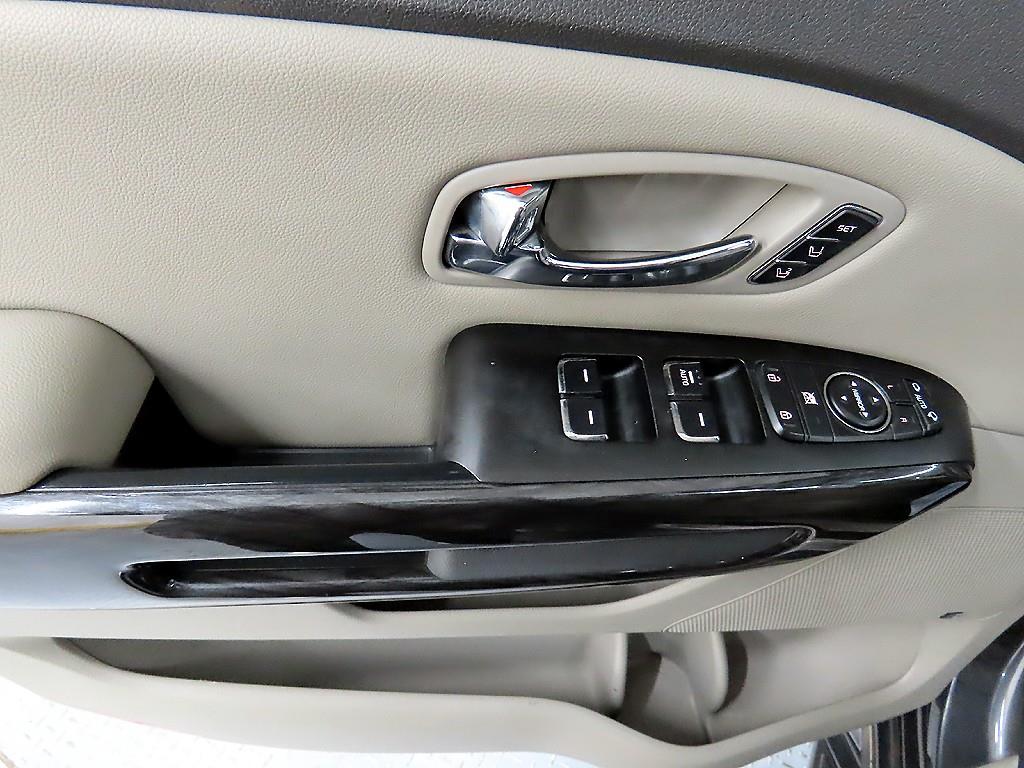 KIA Carnival - Vista 11