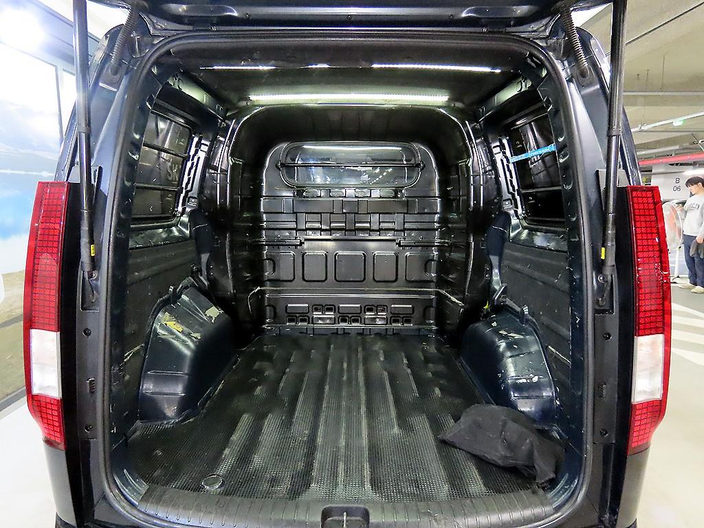 HYUNDAI Staria 2022 Gris - Importación desde Corea - HF Imports Iquique - Foto 16