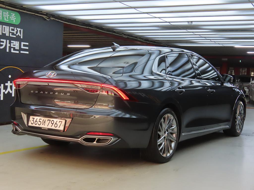HYUNDAI Grandeur - Vista 4